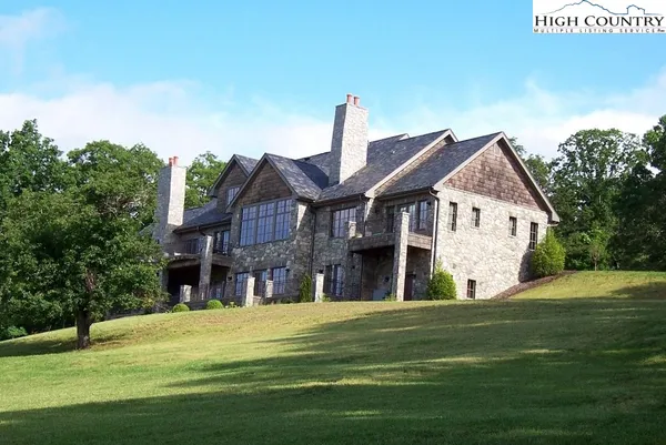 $16,750,000 | 733 Dogwood Lane, Lenoir, NC 28645