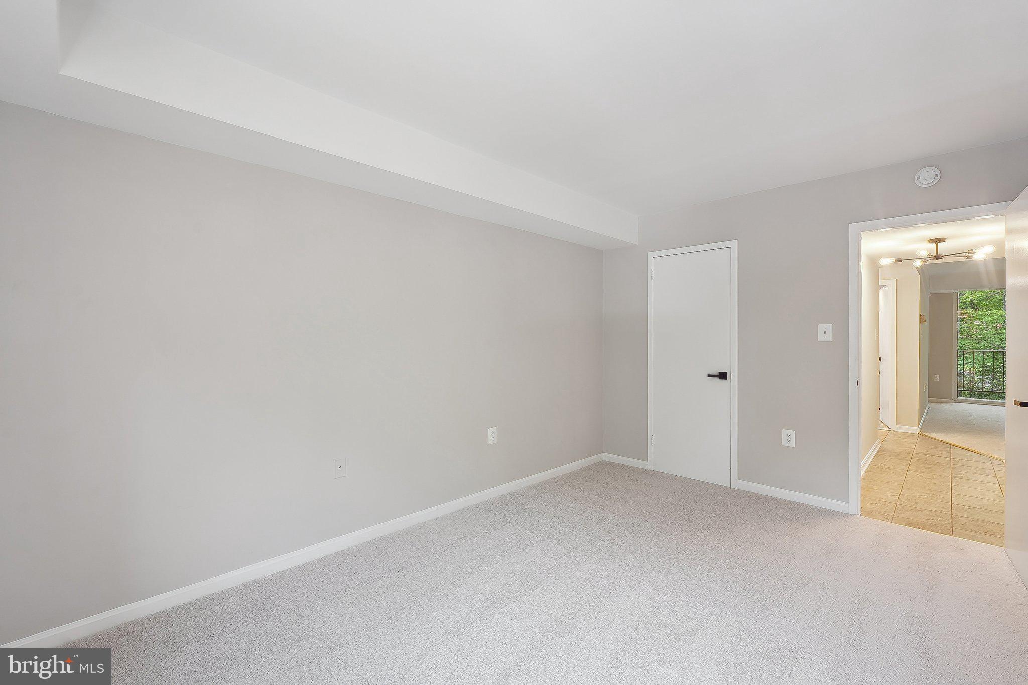 1531 Northgate Square, Unit 12B Reston, VA 20190 - Photo 21 of 34 a view of an empty room