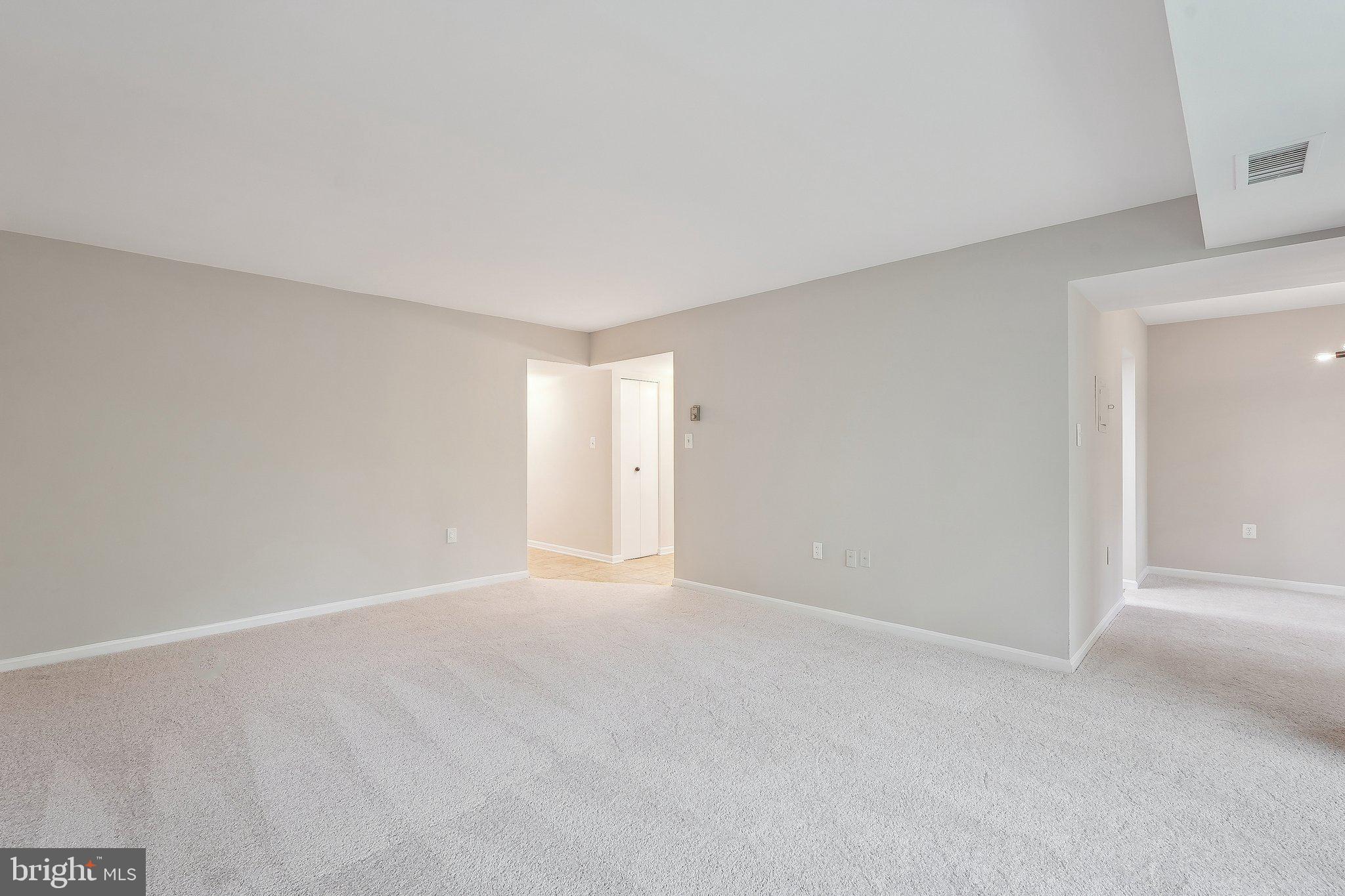 1531 Northgate Square, Unit 12B Reston, VA 20190 - Photo 6 of 34 a view of an empty room and window