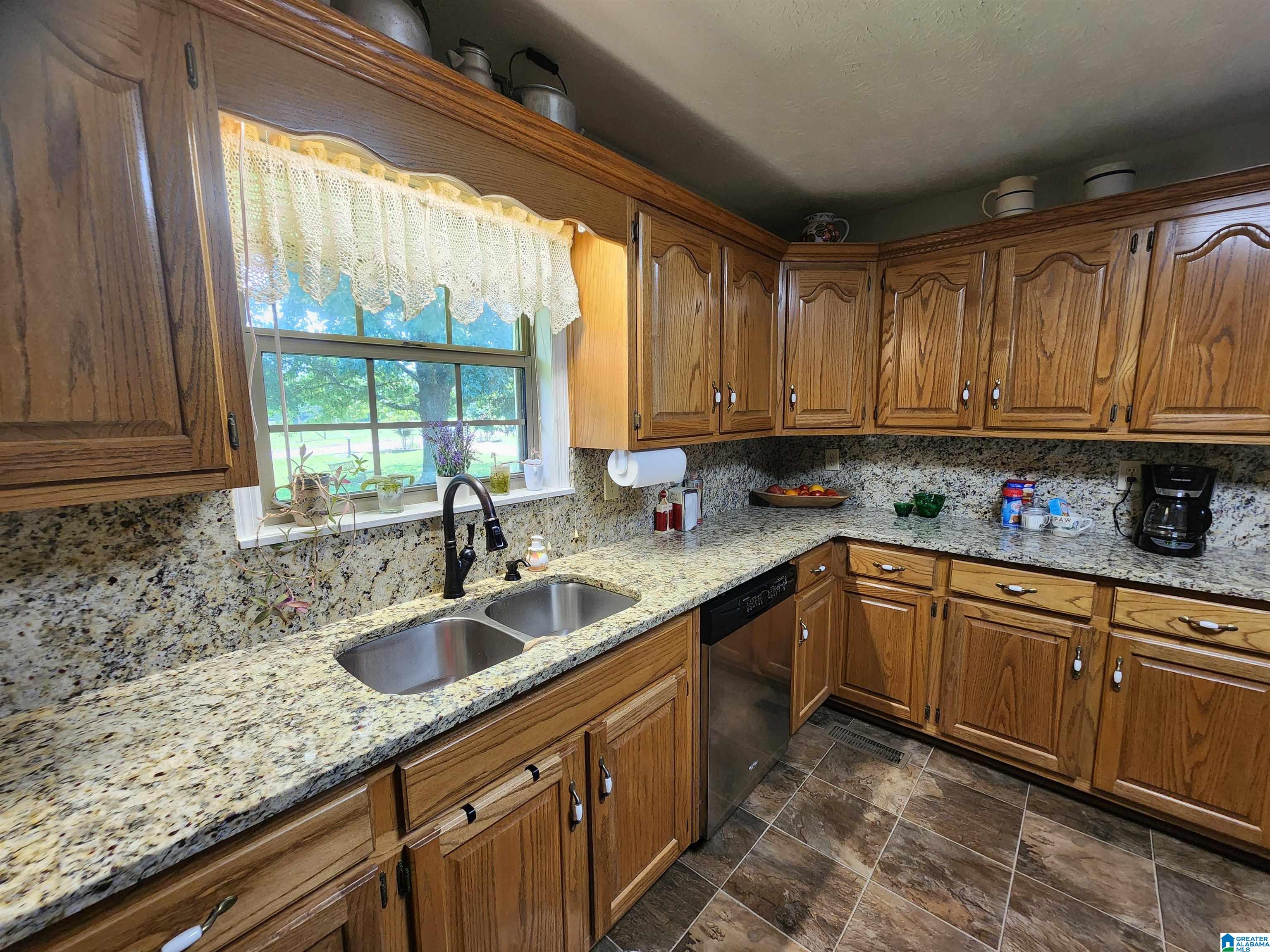 107 Sunny Eve Road Anniston, AL 36207 - Photo 12 of 26
