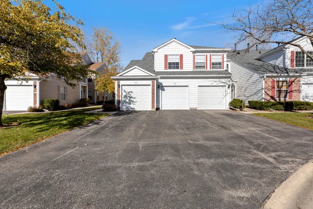 $1,950 | 22 Tyler Court, Unit A, Streamwood, IL 60107