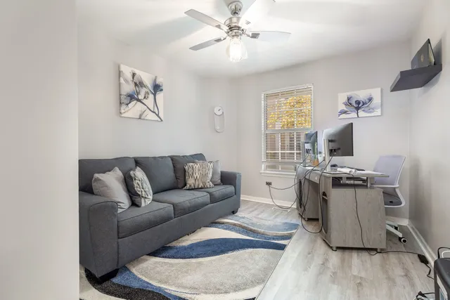 $1,950 | 22 Tyler Court, Unit A, Streamwood, IL 60107