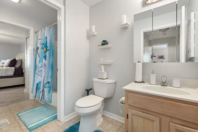 $1,950 | 22 Tyler Court, Unit A, Streamwood, IL 60107