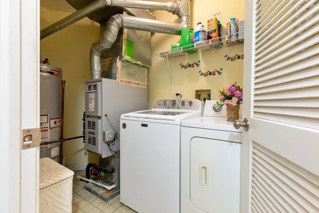 $1,950 | 22 Tyler Court, Unit A, Streamwood, IL 60107