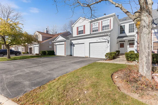 $1,950 | 22 Tyler Court, Unit A, Streamwood, IL 60107