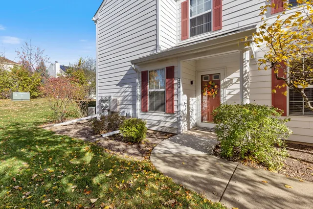 $1,950 | 22 Tyler Court, Unit A, Streamwood, IL 60107