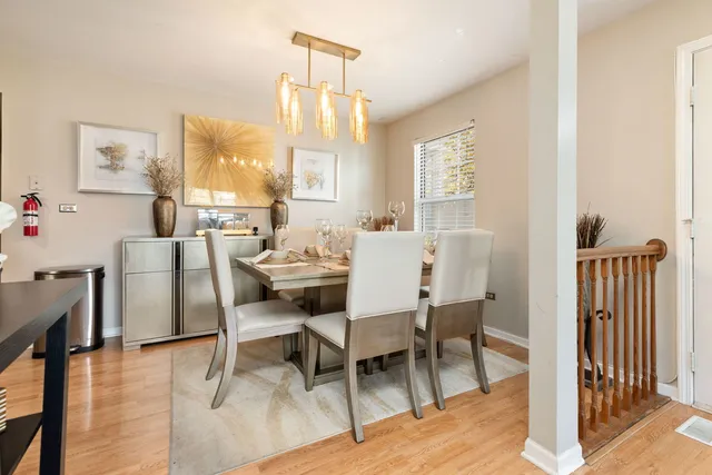 $1,950 | 22 Tyler Court, Unit A, Streamwood, IL 60107