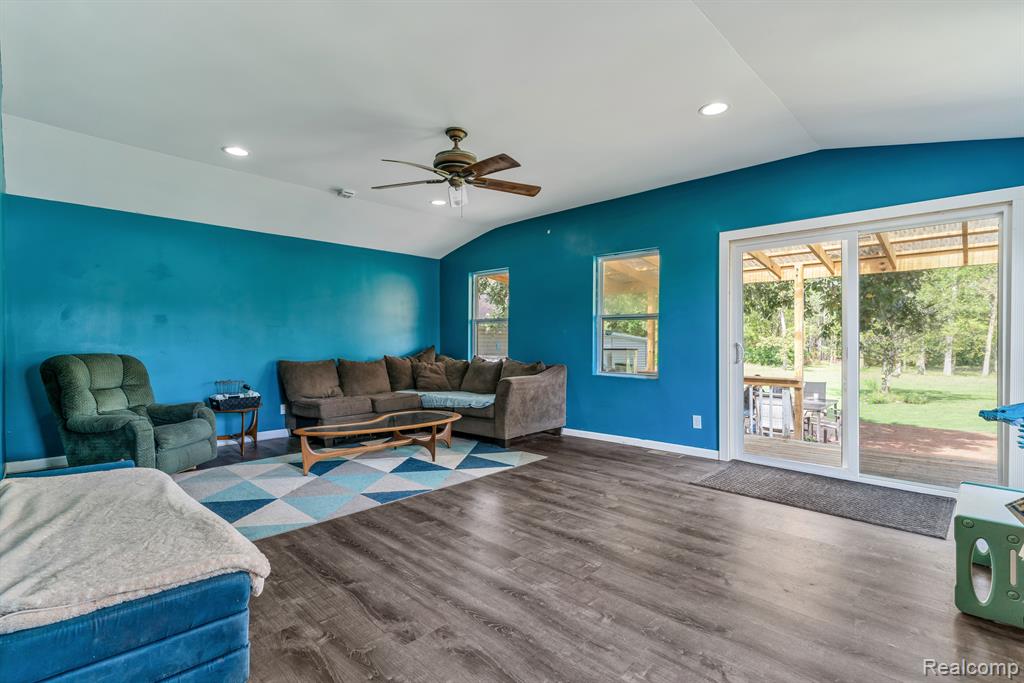 7167 East Carpenter Road Davison, MI 48423 - Photo 10 of 38