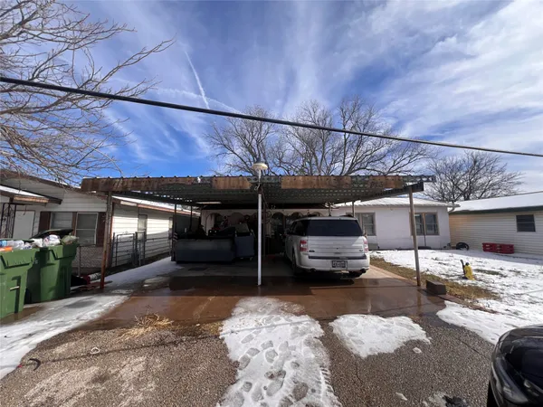 $139,000 | 513 Scott Street, Tye, TX 79563