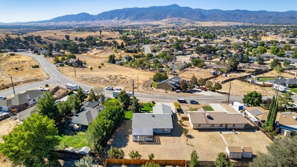 19613 Meadows Road Tehachapi, CA 93561 - Photo 32 of 51 Gallery Image 32