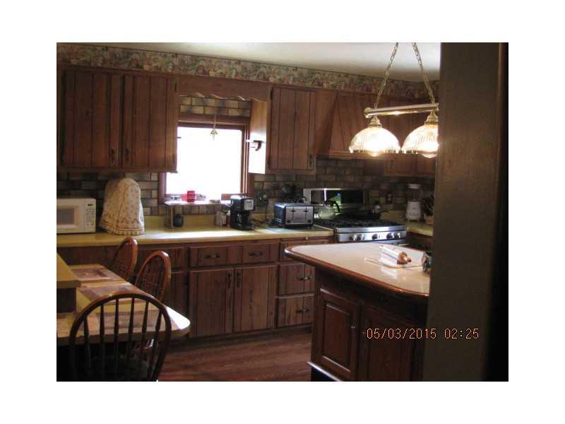 3303 Heights Road Aliquippa, PA 15001 - Photo 11 of 21 Cafeteria/Kitchen.