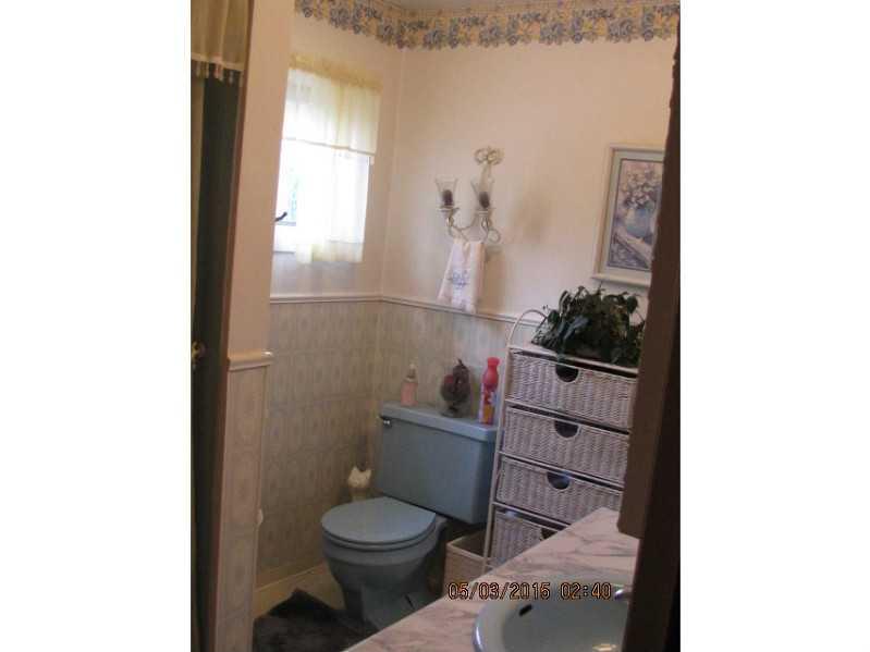 3303 Heights Road Aliquippa, PA 15001 - Photo 16 of 21 Full Bath.