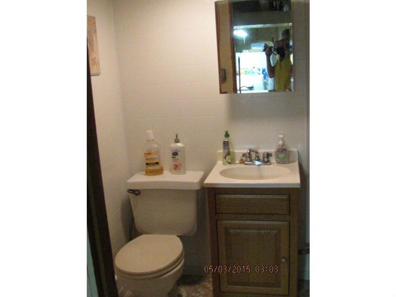 3303 Heights Road Aliquippa, PA 15001 - Photo 18 of 21 Full Bath.