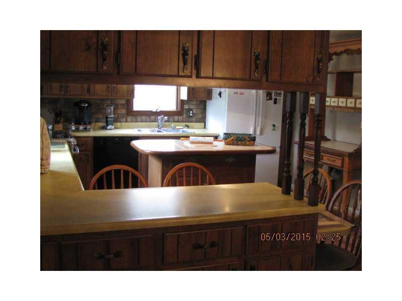 3303 Heights Road Aliquippa, PA 15001 - Photo 10 of 21 Cafeteria/Kitchen.