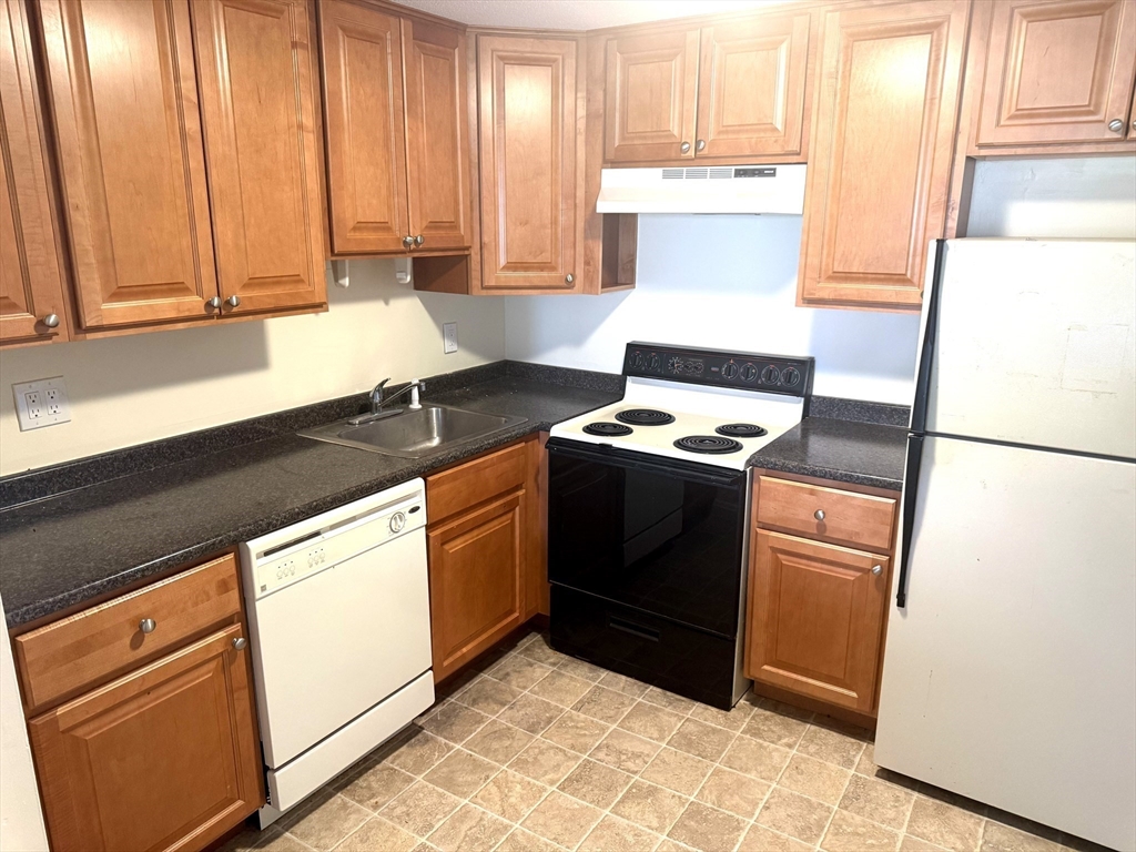 384 Great Road, Unit B102 Acton, MA 01720 - Photo 3 of 12