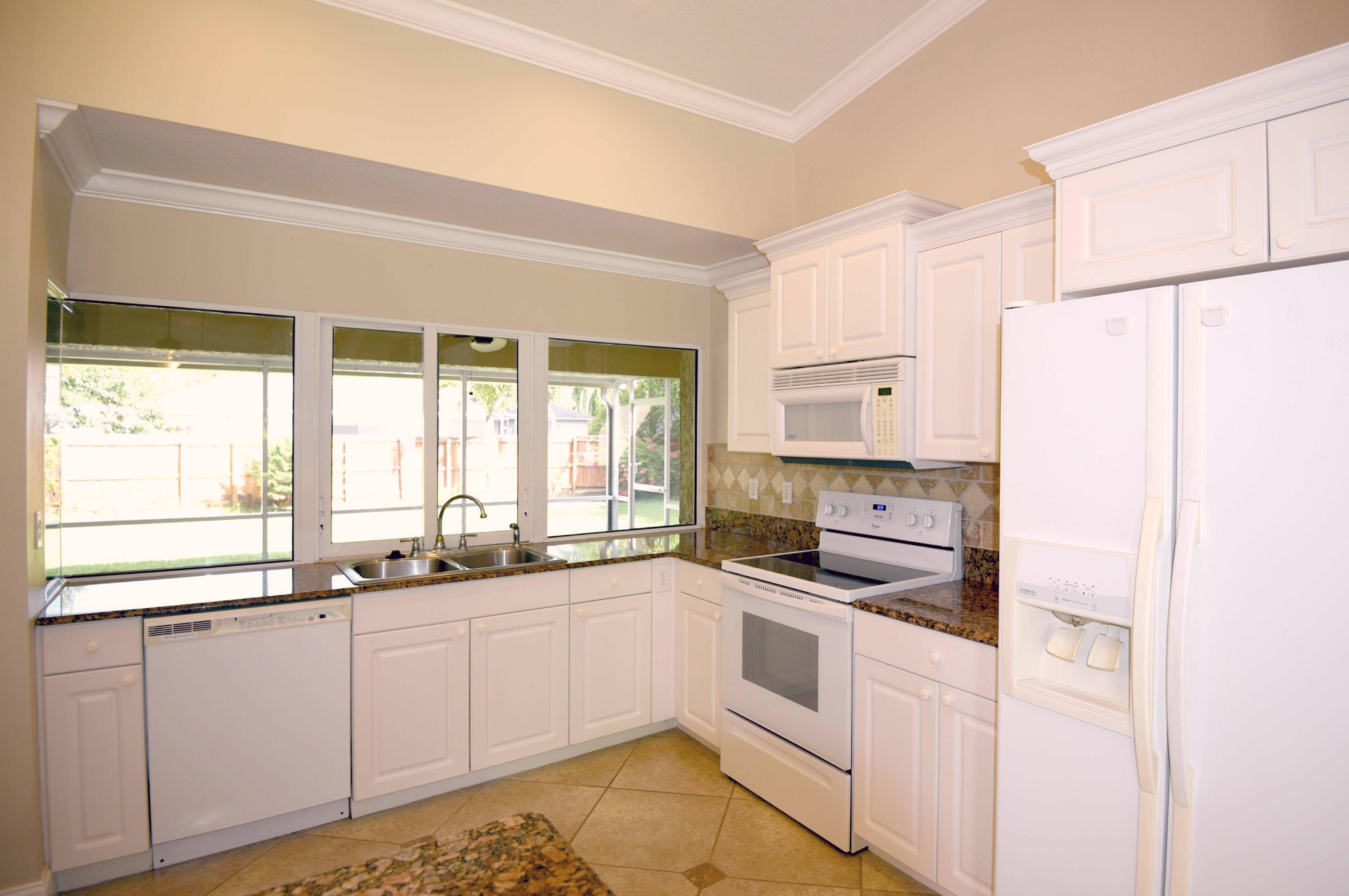 2438 SW Independence Road kitchen 3