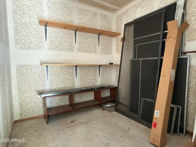 a view of entryway with workspace