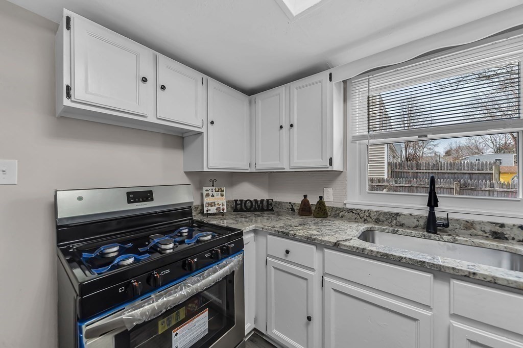 44 Ina Street Springfield, MA 01109 - Photo 18 of 34 Gallery Image 18