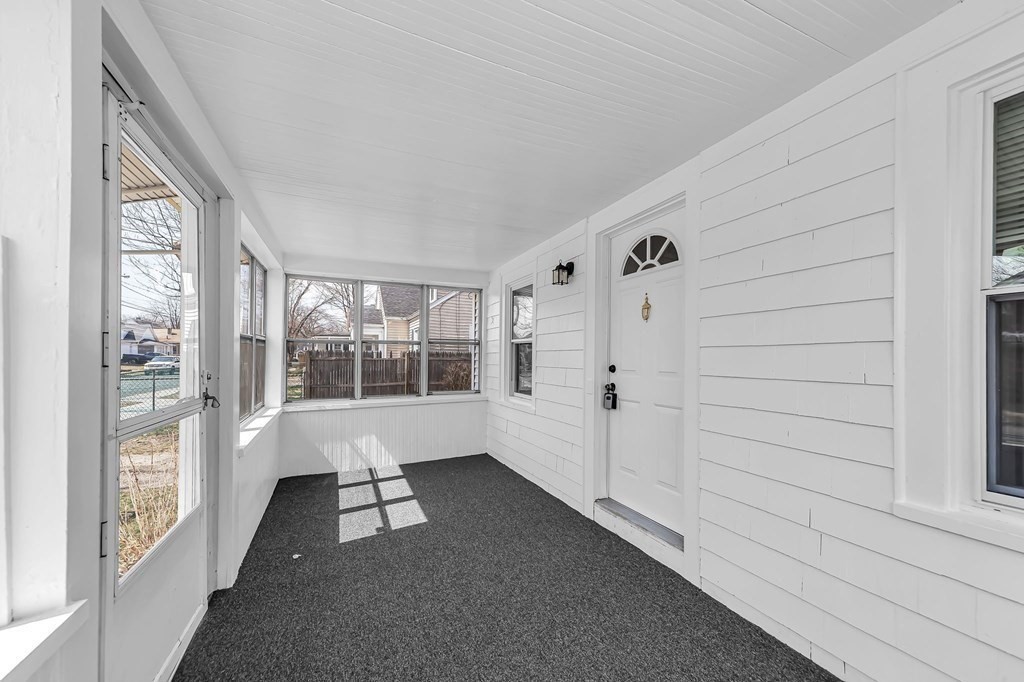 44 Ina Street Springfield, MA 01109 - Photo 4 of 34 Gallery Image 4