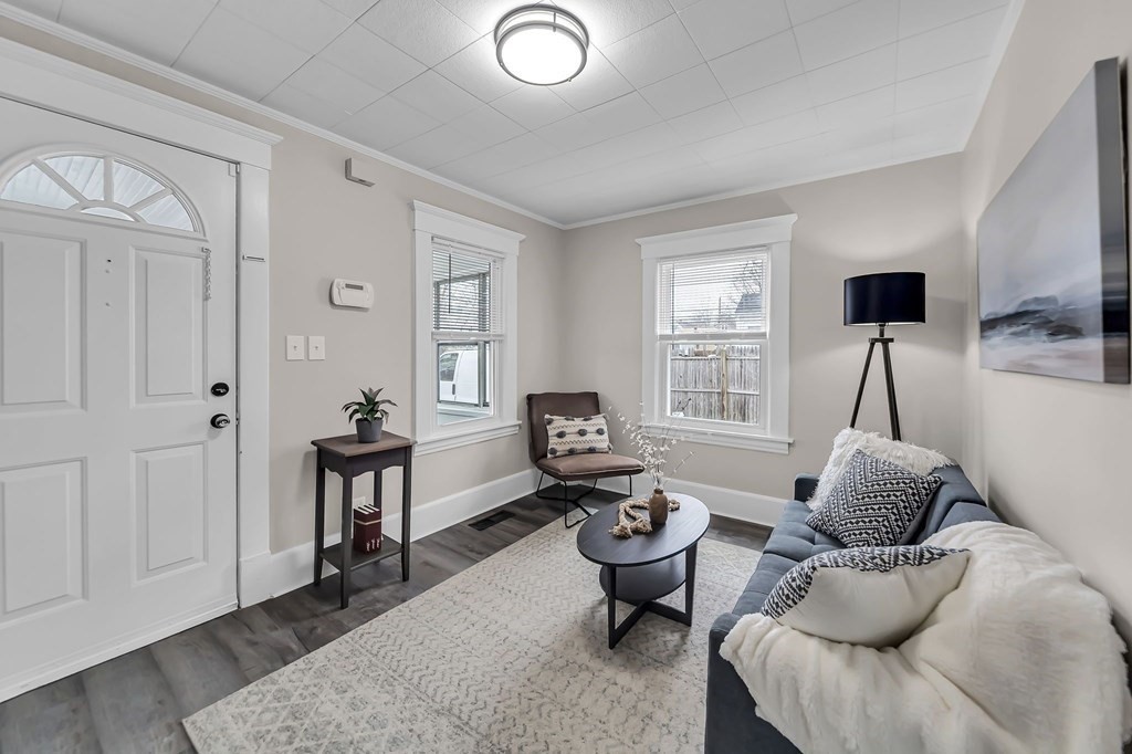 44 Ina Street Springfield, MA 01109 - Photo 9 of 34 Gallery Image 9
