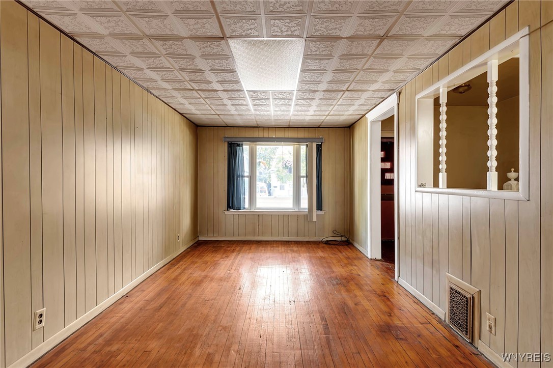 34 Riverside Avenue Buffalo, NY 14207 - Photo 13 of 39