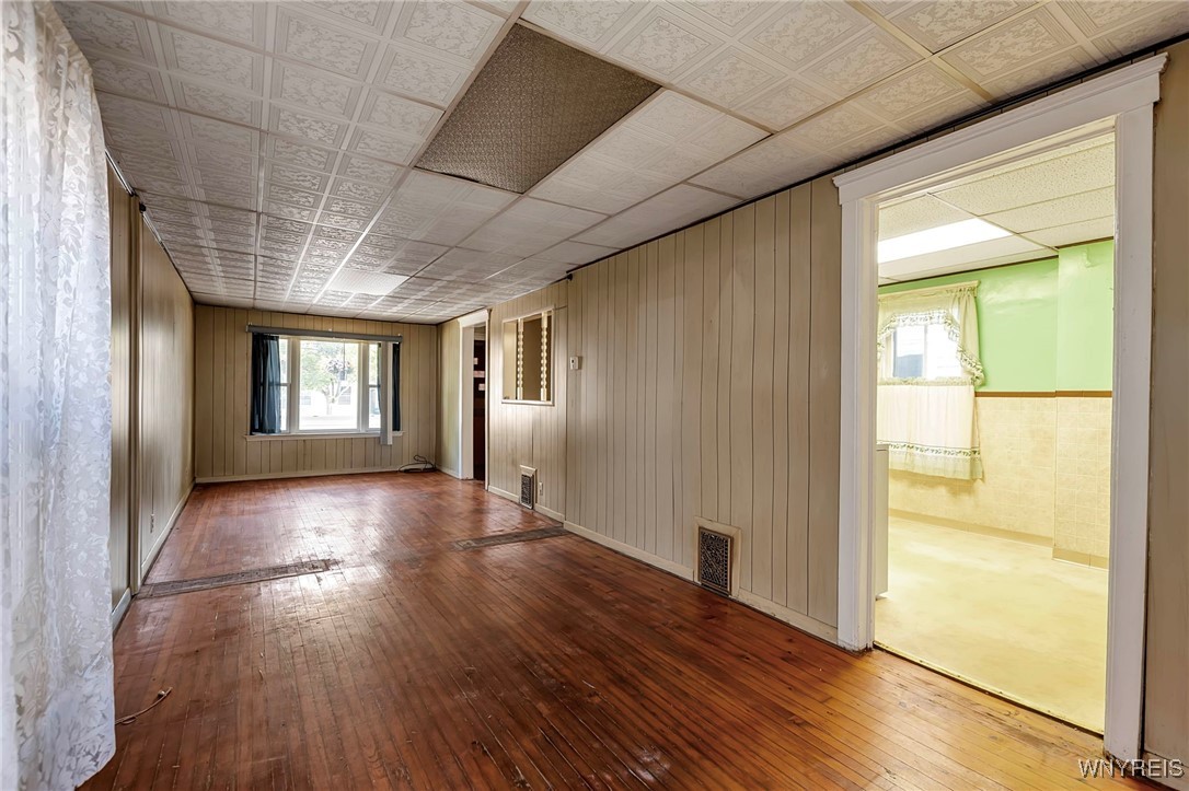 34 Riverside Avenue Buffalo, NY 14207 - Photo 17 of 39