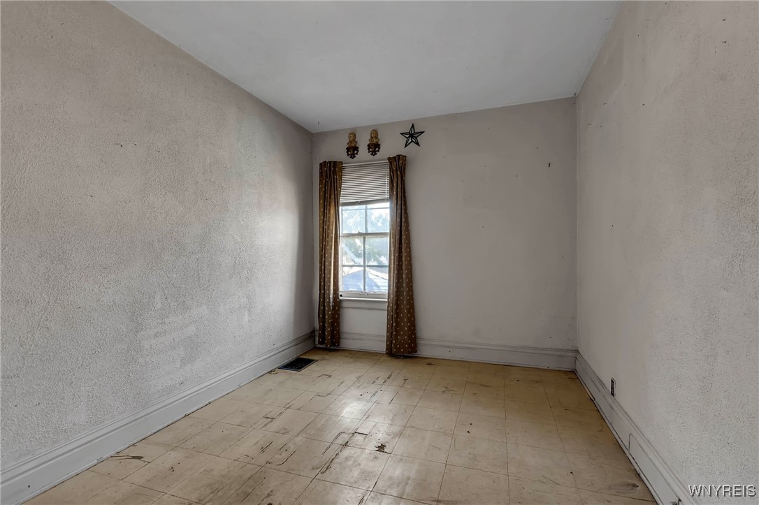 34 Riverside Avenue Buffalo, NY 14207 - Photo 30 of 39