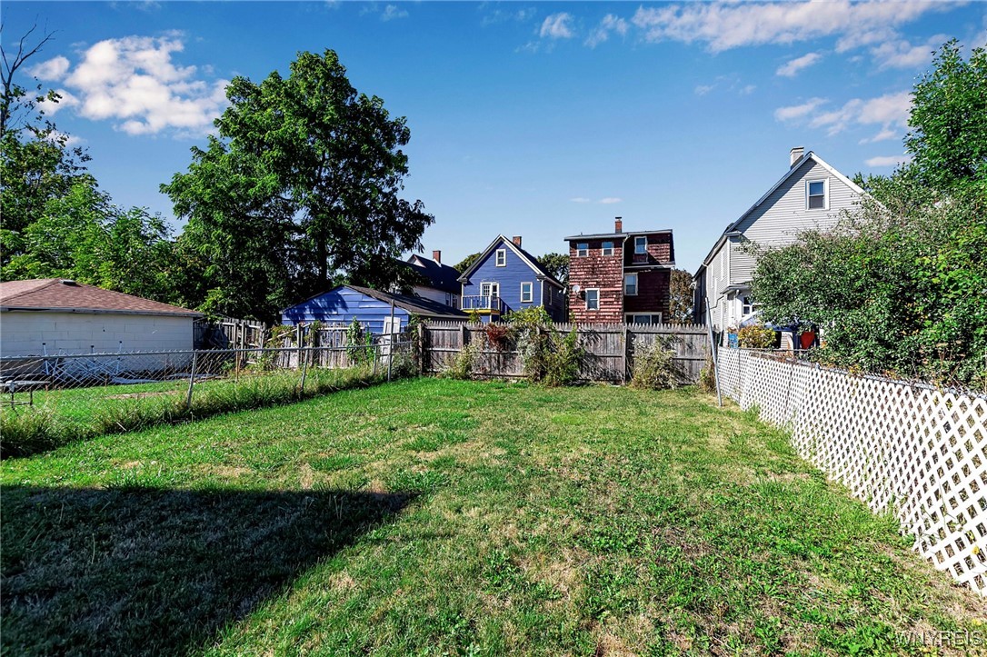 34 Riverside Avenue Buffalo, NY 14207 - Photo 5 of 39