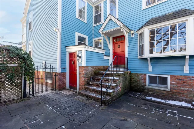 $1,095,000 | 7 Cozzens Court, Newport, RI 02840