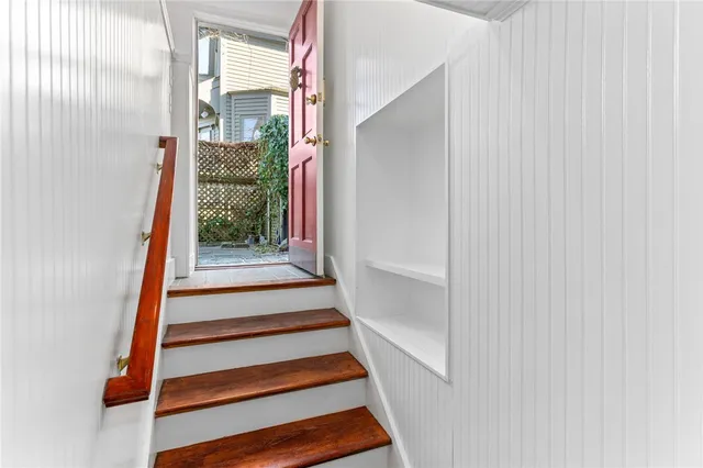 $1,095,000 | 7 Cozzens Court, Newport, RI 02840