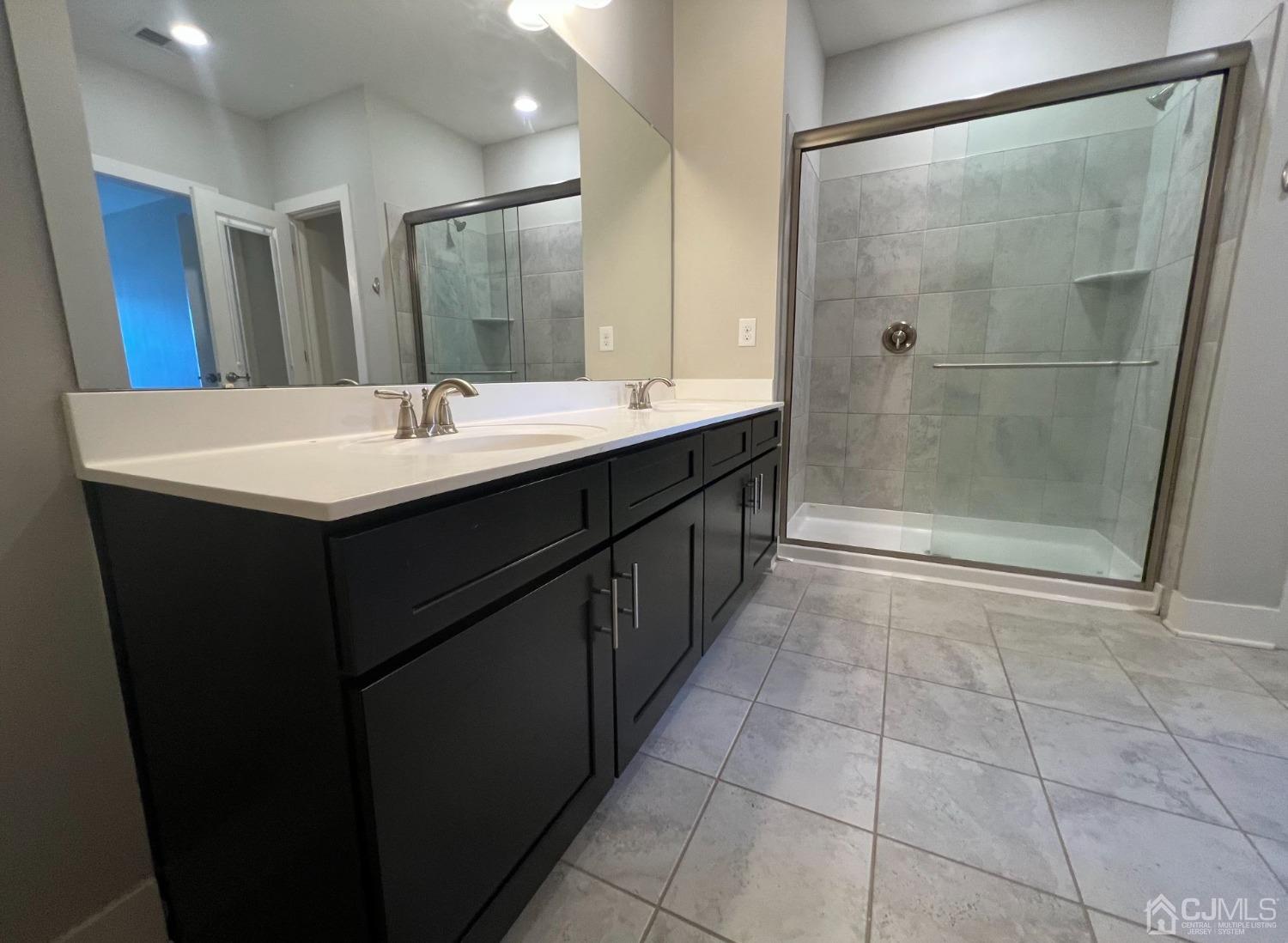 435 Tavern Road Monroe Township, NJ 08831 - Photo 6 of 19 Gallery Image 6
