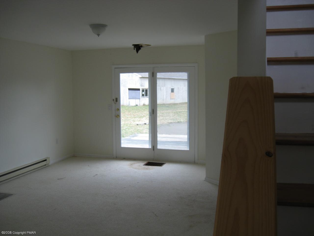152 Orville Road Wind Gap, PA 18091 - Photo 3 of 9 Living Room