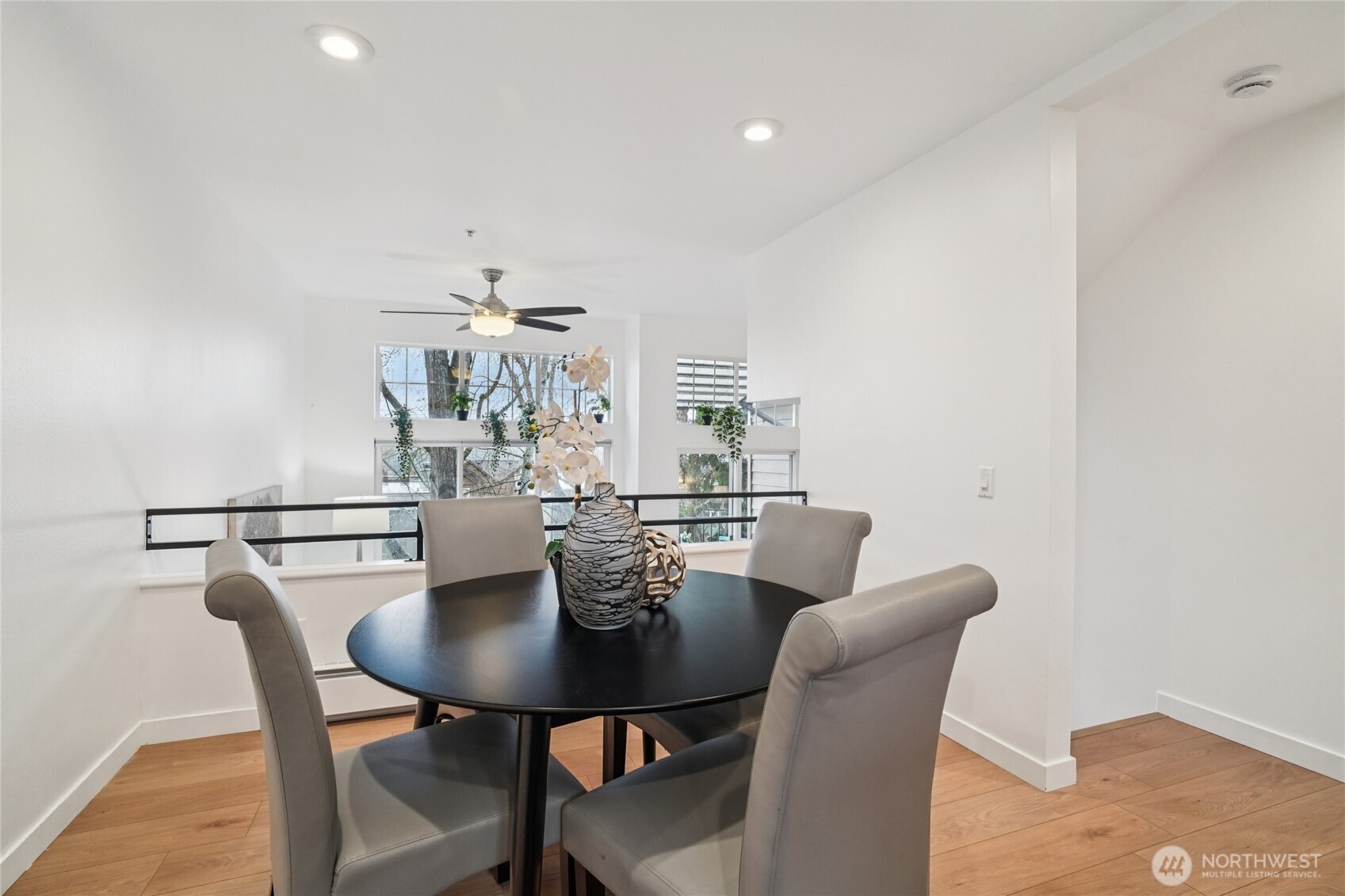 127 25th Avenue East, Unit B Seattle, WA 98112 - Photo 11 of 40