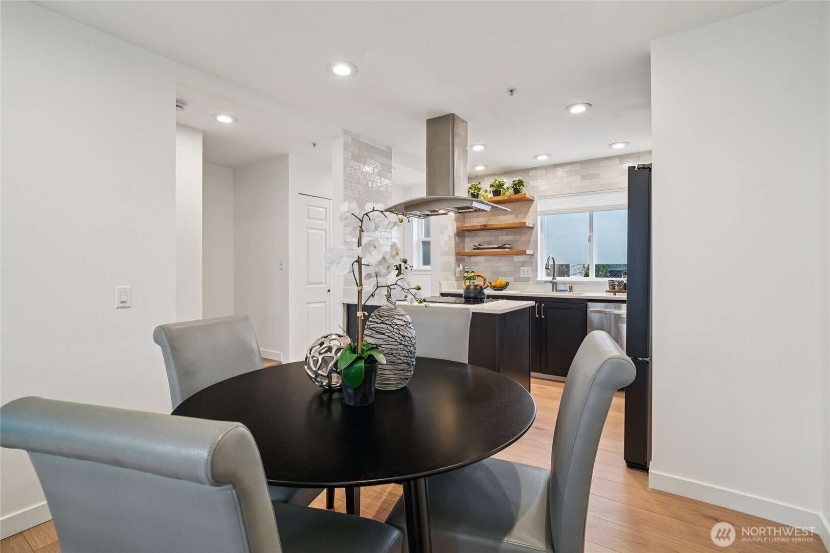 127 25th Avenue East, Unit B Seattle, WA 98112 - Photo 12 of 40