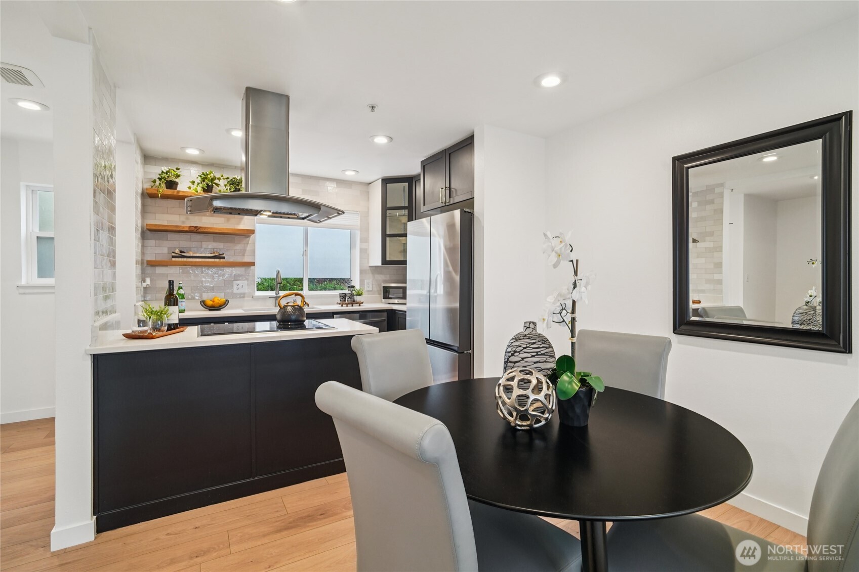 127 25th Avenue East, Unit B Seattle, WA 98112 - Photo 13 of 40
