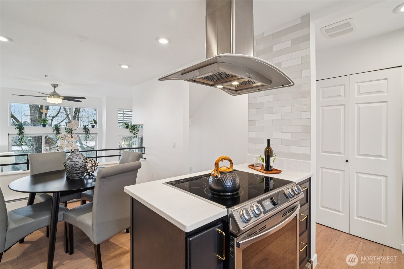 127 25th Avenue East, Unit B Seattle, WA 98112 - Photo 14 of 40
