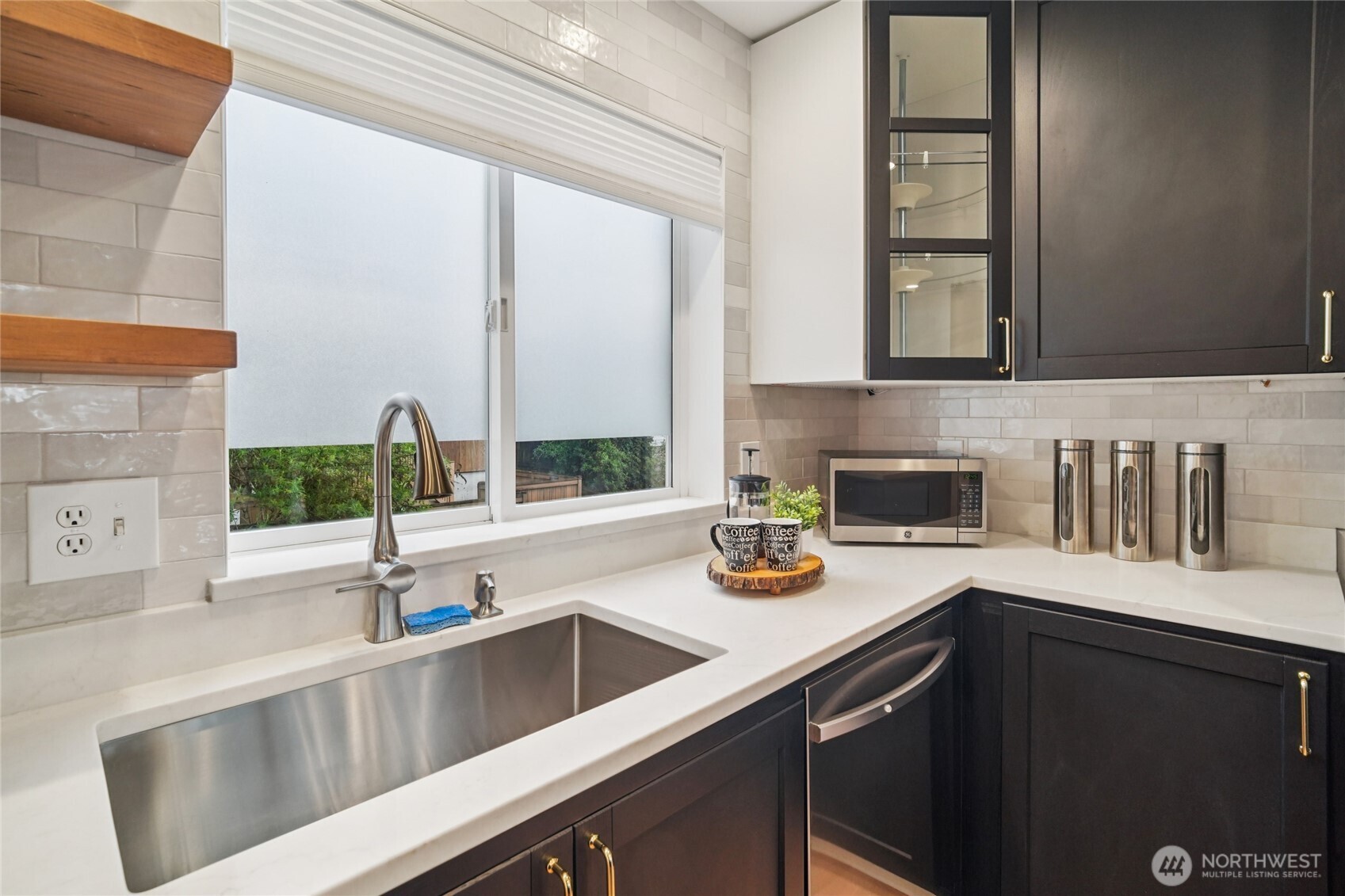 127 25th Avenue East, Unit B Seattle, WA 98112 - Photo 19 of 40