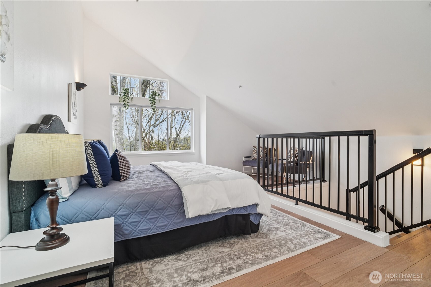 127 25th Avenue East, Unit B Seattle, WA 98112 - Photo 24 of 40