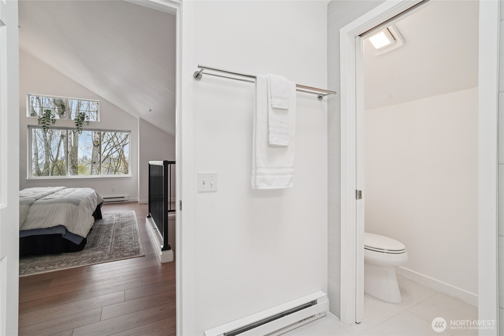 127 25th Avenue East, Unit B Seattle, WA 98112 - Photo 28 of 40