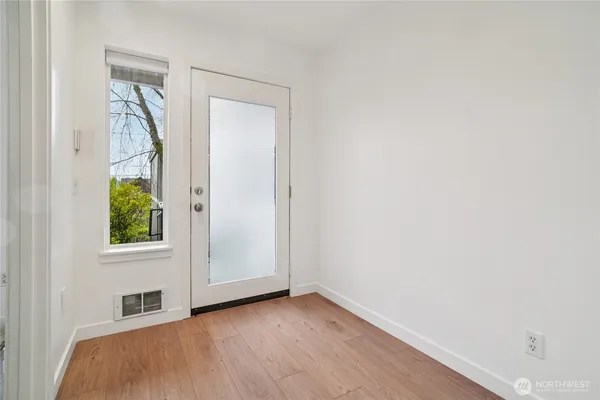 $799,000 | 127 25th Avenue East, Unit B, Seattle, WA 98112