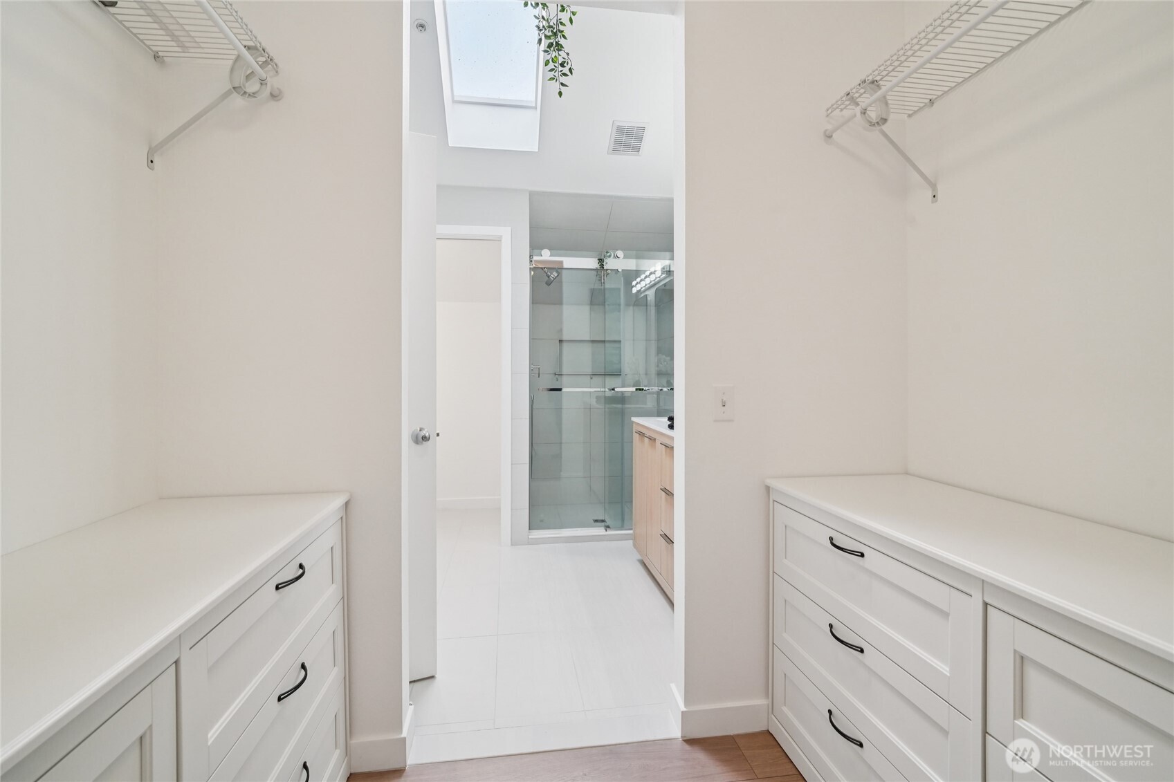 127 25th Avenue East, Unit B Seattle, WA 98112 - Photo 33 of 40