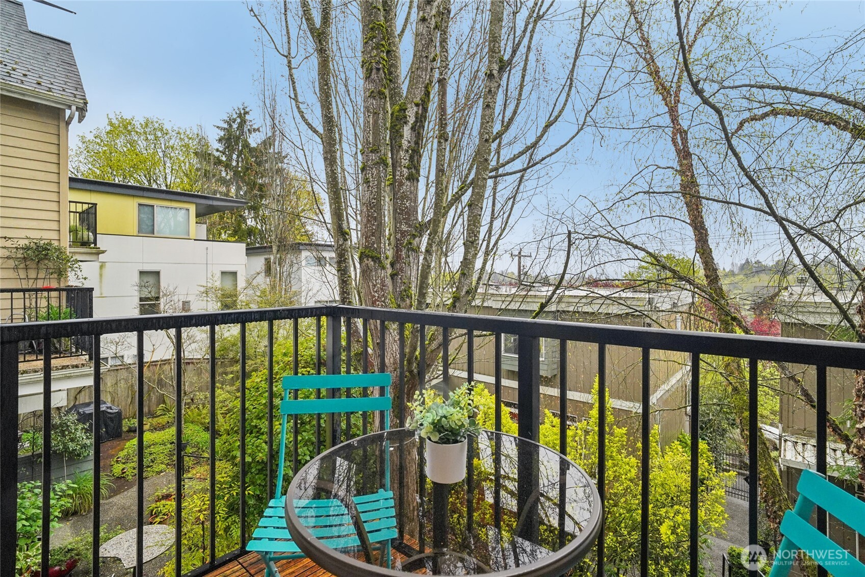 127 25th Avenue East, Unit B Seattle, WA 98112 - Photo 35 of 40