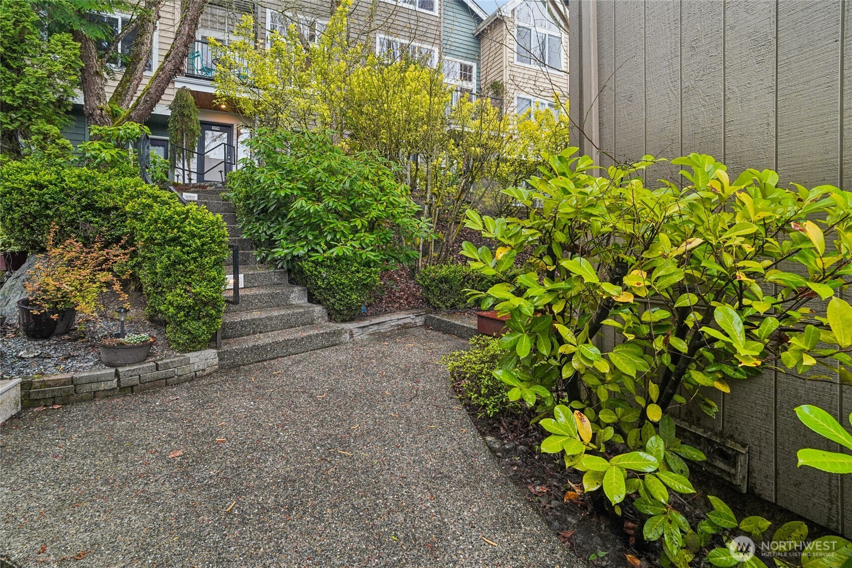 127 25th Avenue East, Unit B Seattle, WA 98112 - Photo 39 of 40