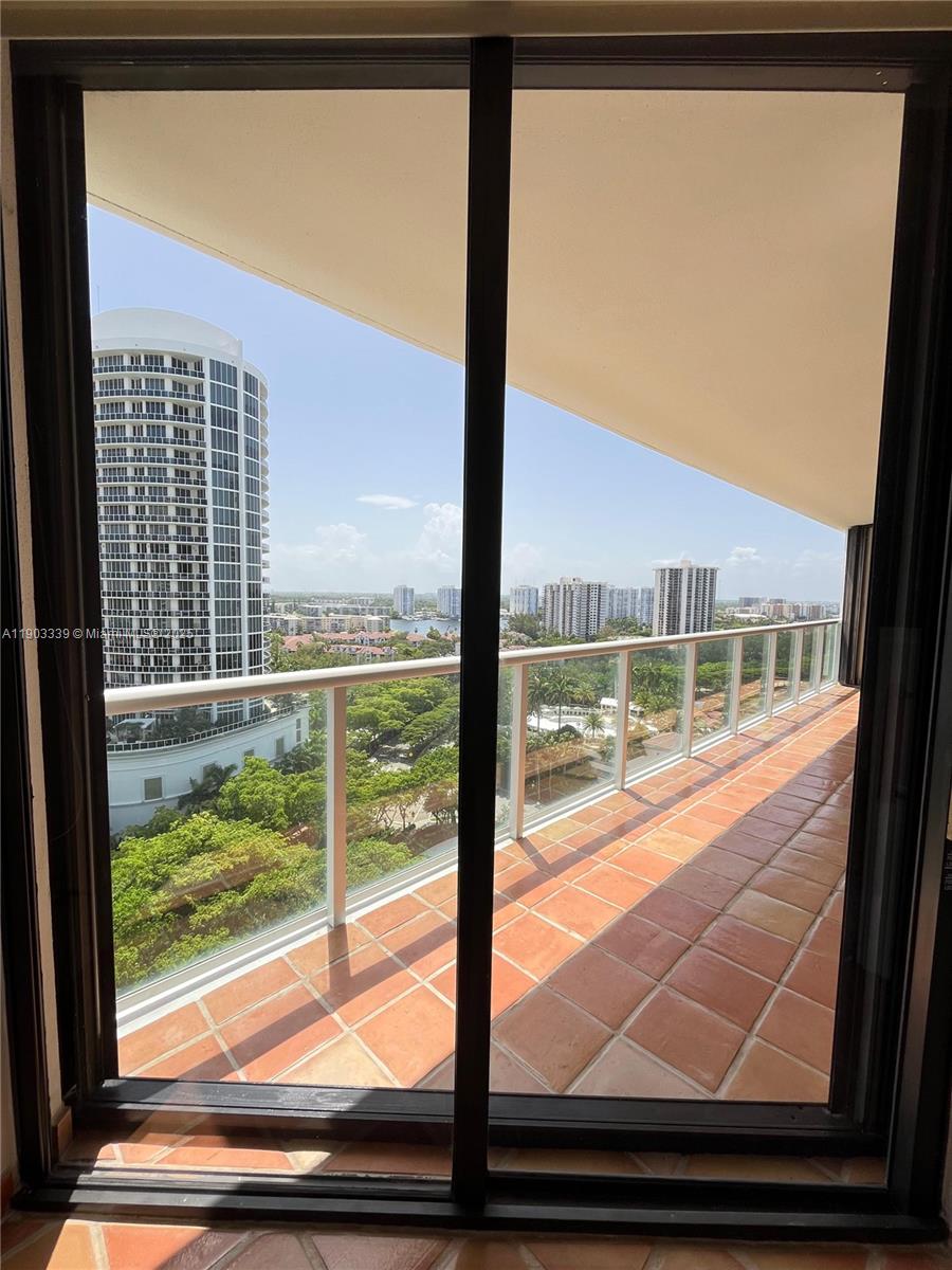 4000 Island Boulevard, Unit 1703 Aventura, FL 33160 - Photo 21 of 29 a view of sky from window