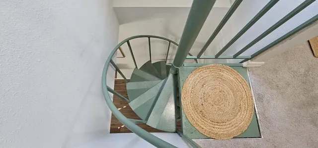 a view of entryway with a potted plant