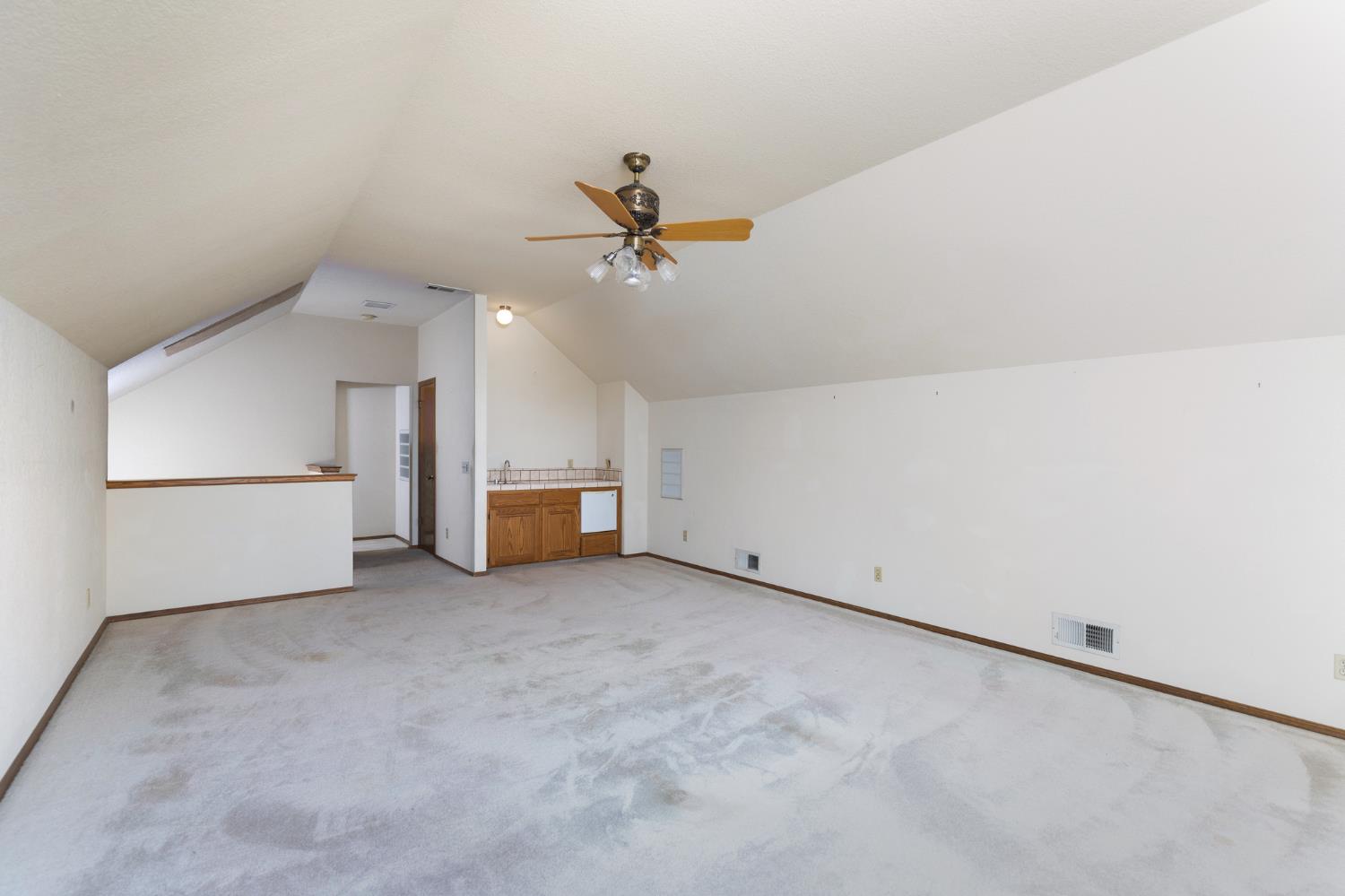 2038 Rall Avenue Clovis, CA 93611 - Photo 17 of 37 Gallery Image 17