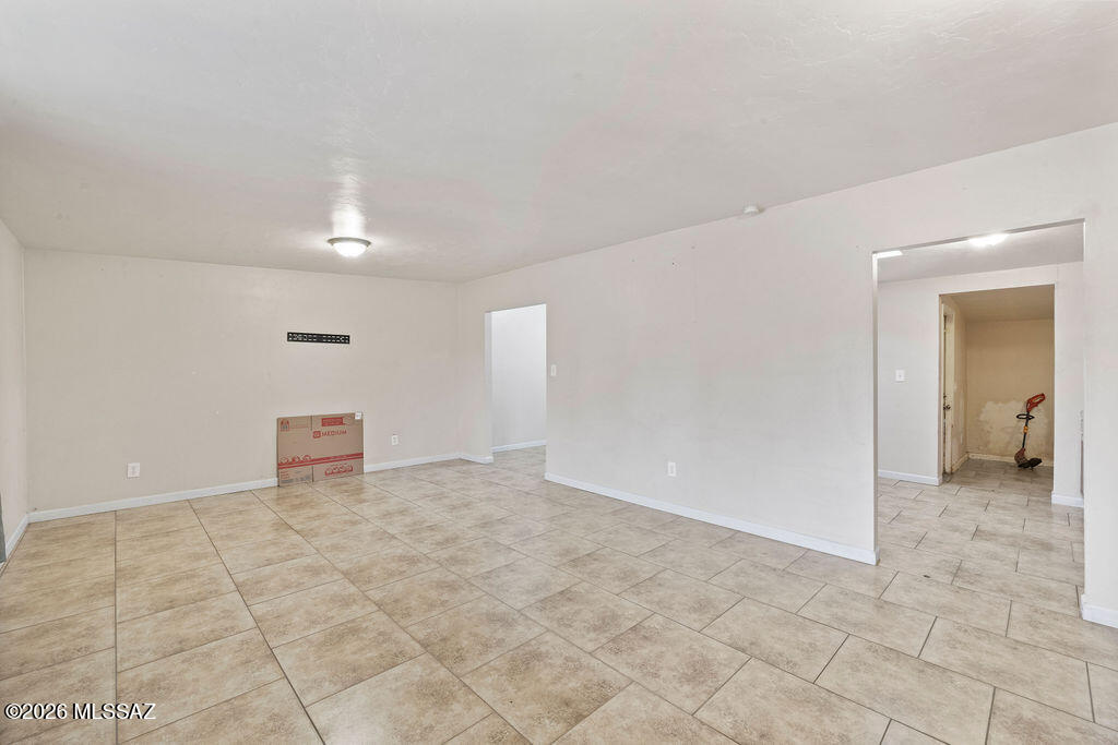 1301 West Kleindale Road Tucson, AZ 85705 - Photo 2 of 27 a view of an empty room