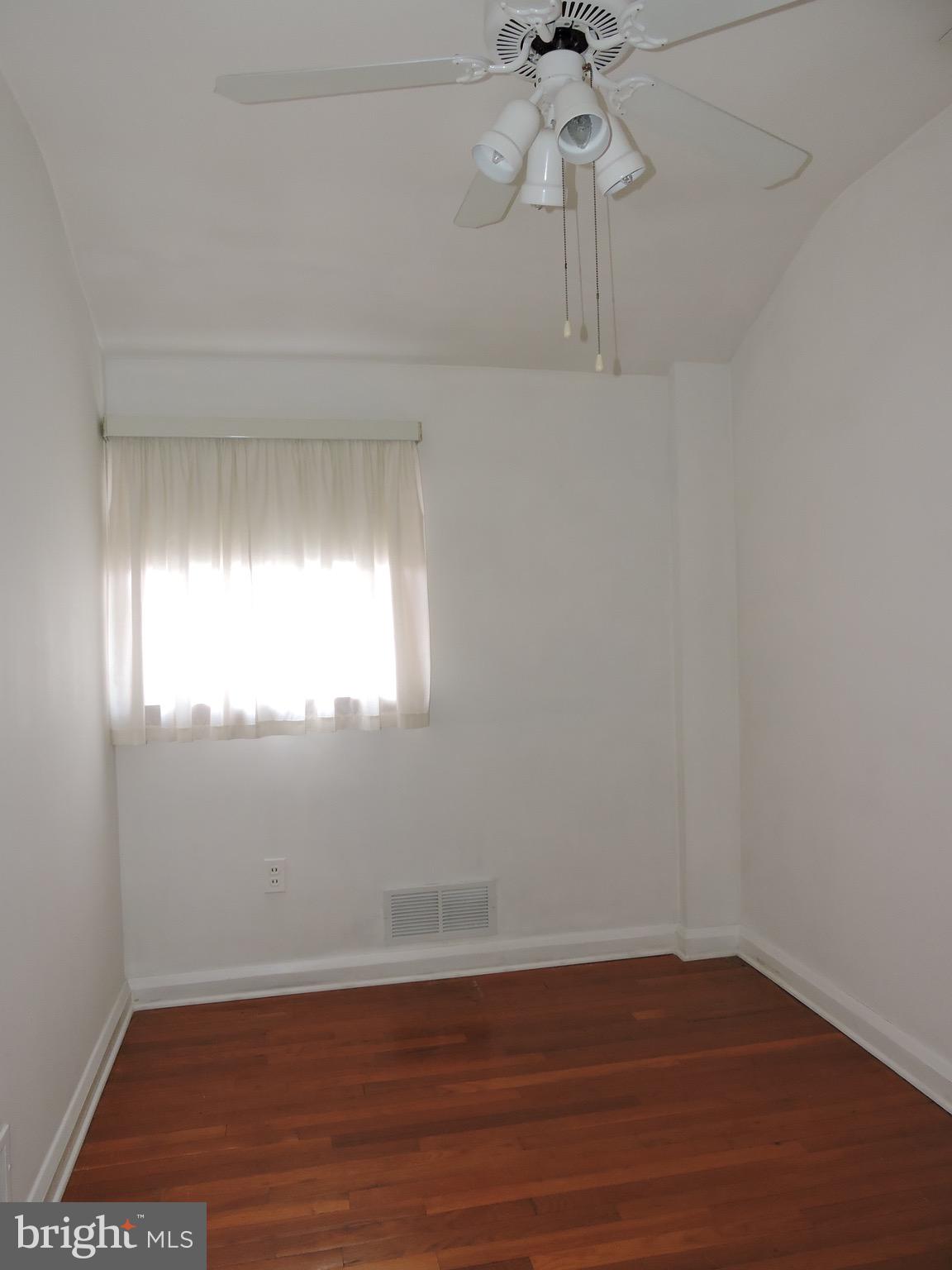 8055 Wallace Road Baltimore, MD 21222 - Photo 22 of 32