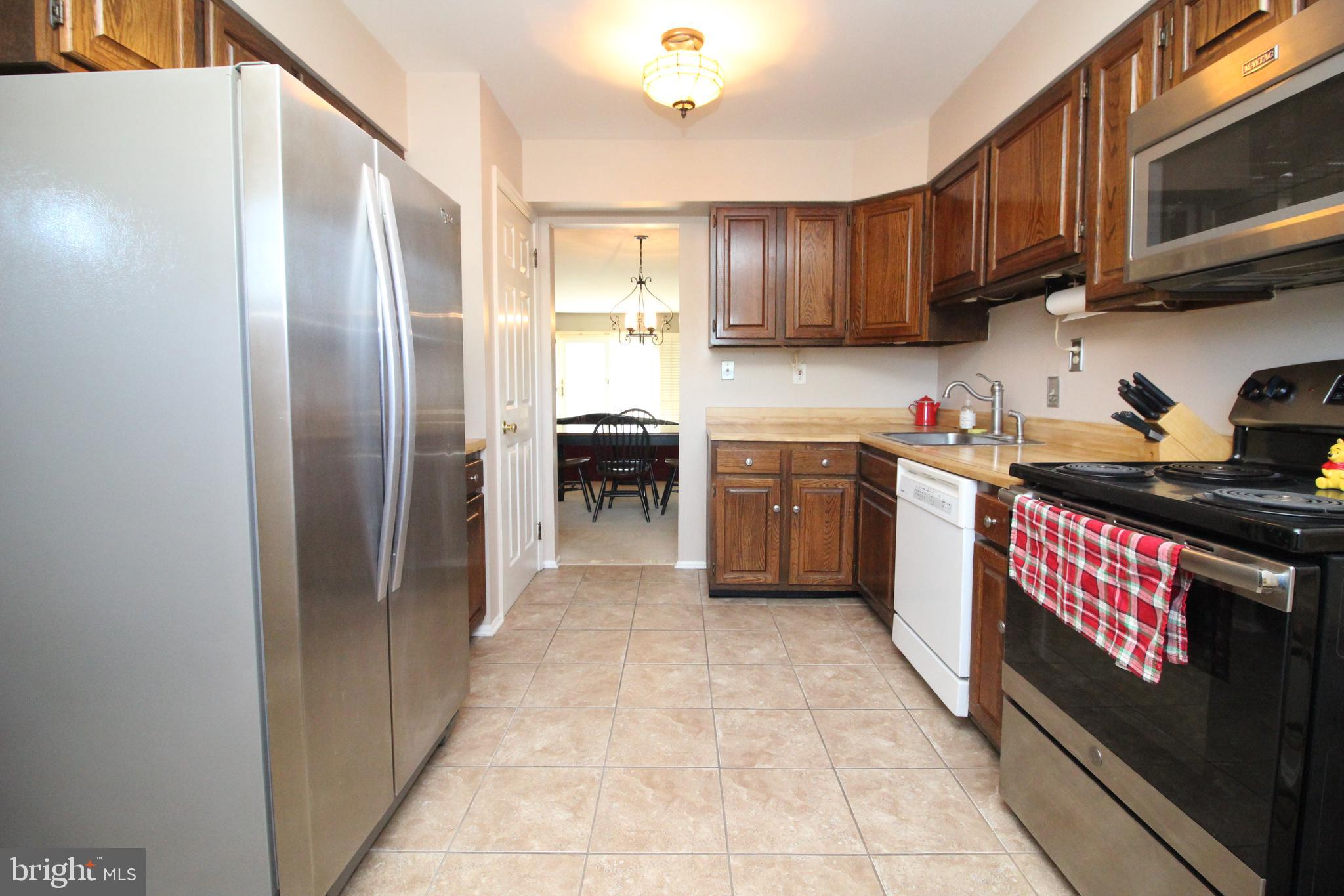 603 Seminole Gardens Ambler, PA 19002 - Photo 7 of 28