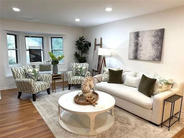 $290,000 | 6851 Roswell Road, Unit N20, Sandy Springs, GA 30328